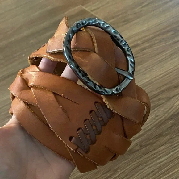 Vintage Womens Braided Brown Tan Leather Belt Small Silver Buckle Boho hippie - Picture 2 of 7